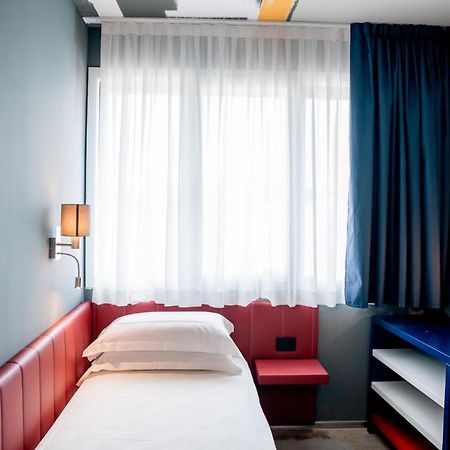 K Modern Hotel Peschiera del Garda Bagian luar foto