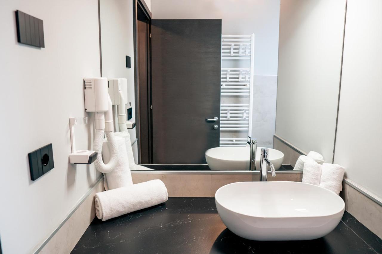 K Modern Hotel Peschiera del Garda Bagian luar foto